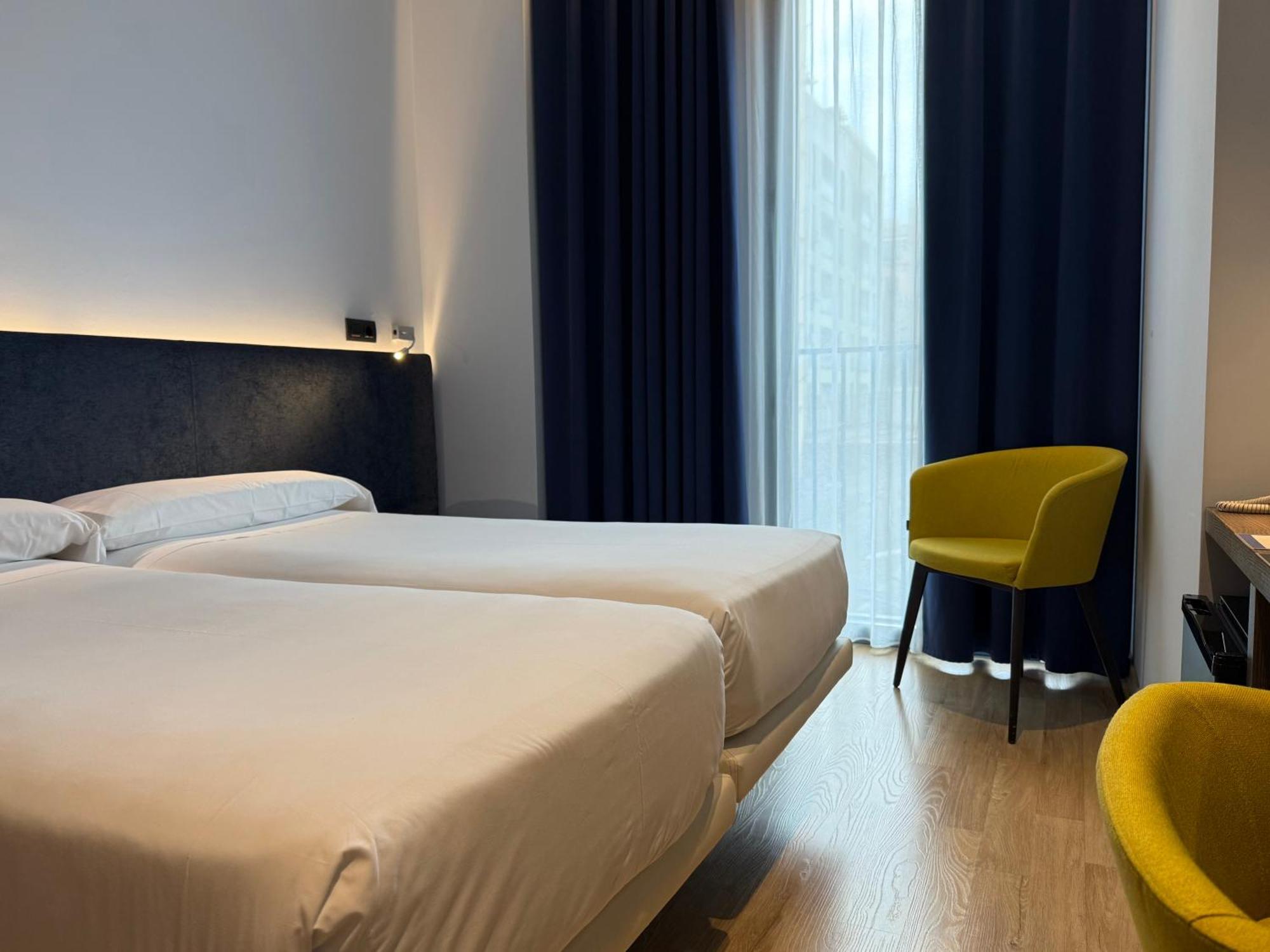 Chi Hotel Barcelona Exterior photo